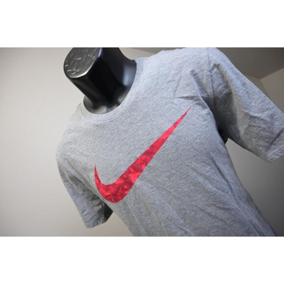 Nike Gym Shirt Gray Short Sleeve Athletic Cut Tee Mens Size Medium - Picture 1 of 7